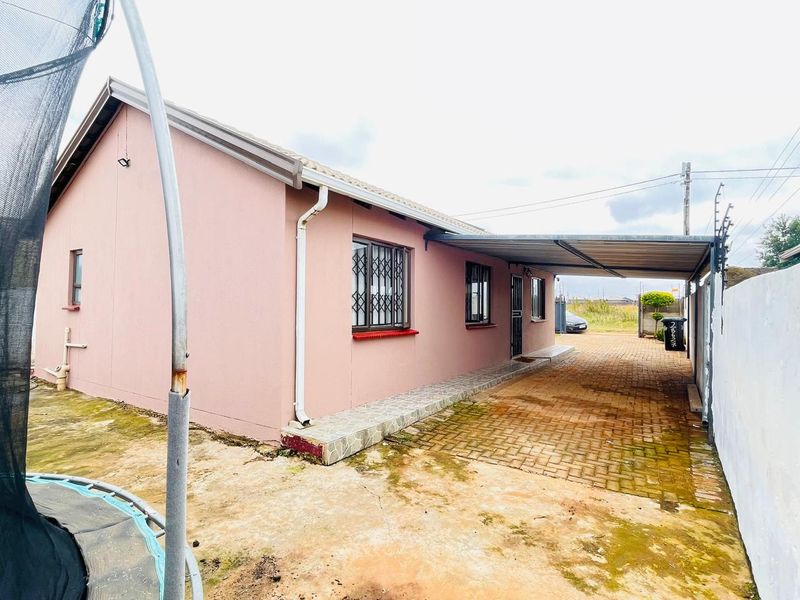 Imagine Coming Home To This Gorgeous 3 Bedroom Home in Protea Glen EXT 34!! - Photo 8