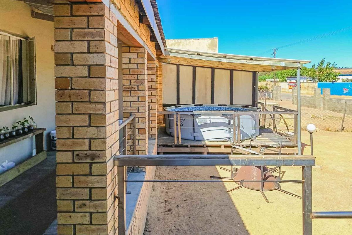 3 Bedroom family home - Photo 3