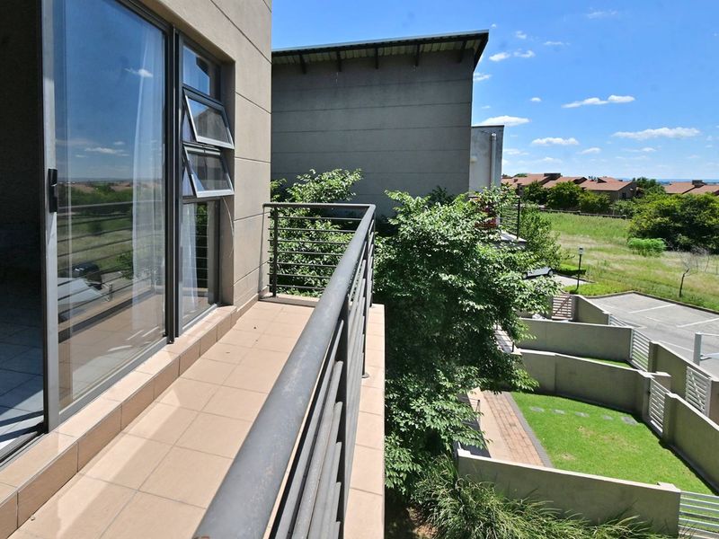 Charming Bachelor Apartment in Secure Estate - Photo 6