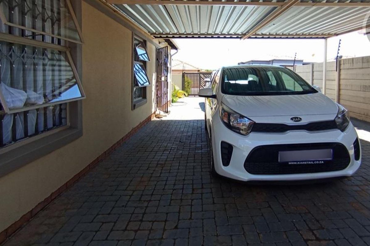 Smart Home - Photo 5