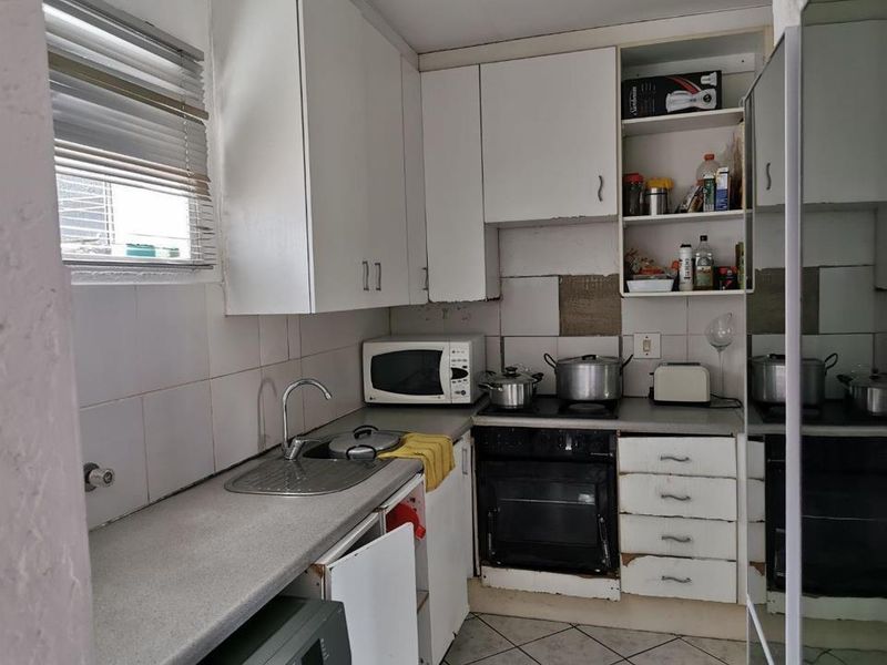 Two bedroom Ground Floor Unit for Sale in Mulberton - Photo 5