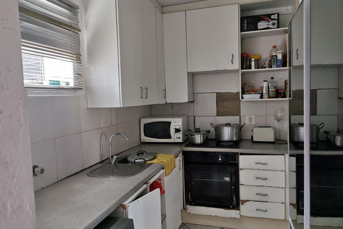 Two bedroom Ground Floor Unit for Sale in Mulberton - Photo 5