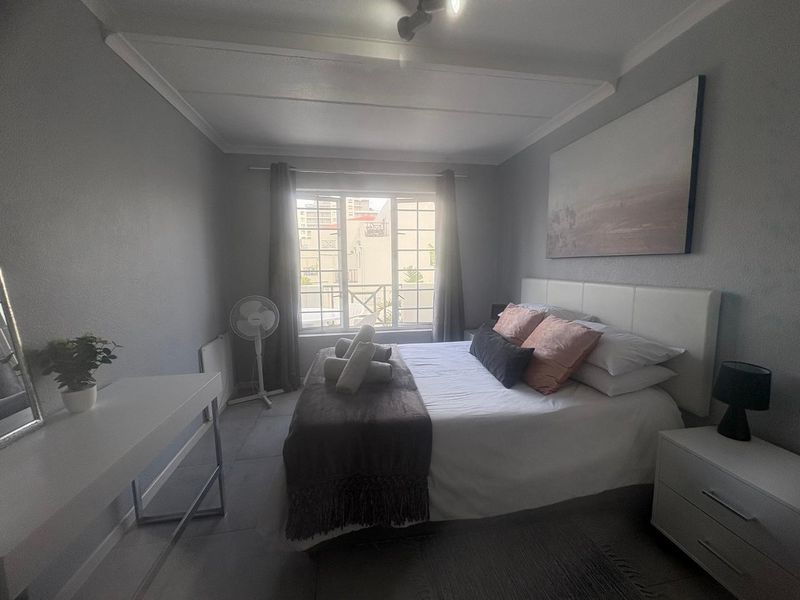 Stunning FURNISHED 2 bedroom apartment in Mont Serrat West Beach - Photo 4