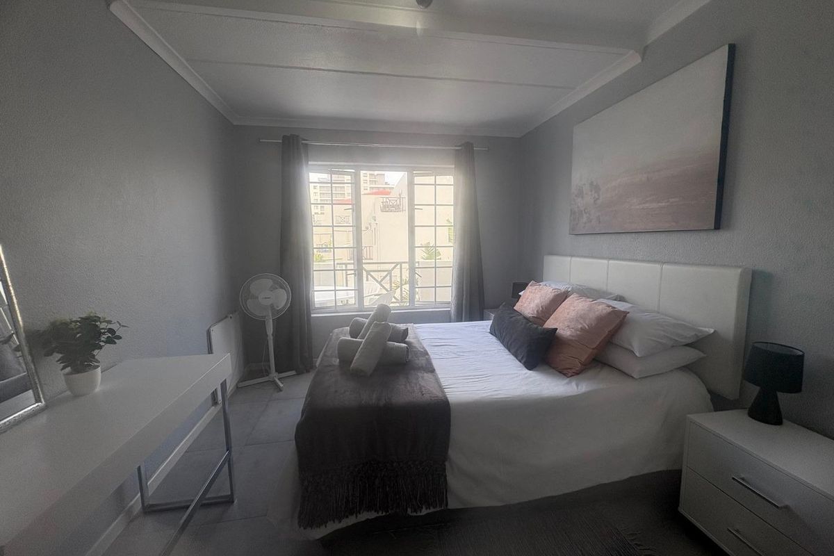 Stunning FURNISHED 2 bedroom apartment in Mont Serrat West Beach - Photo 4