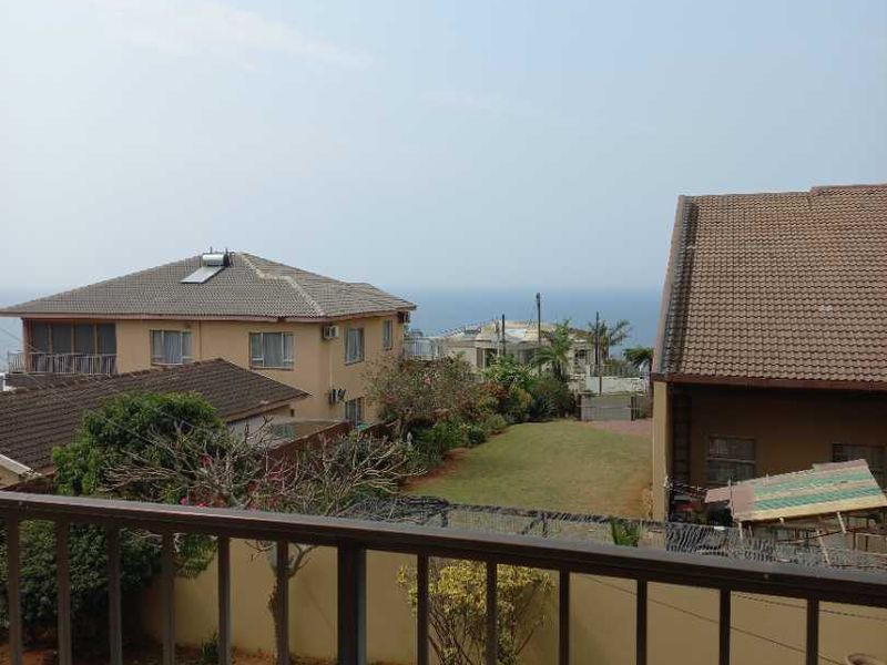 3 Bedroom Home with Balcony Seaview - Photo 10