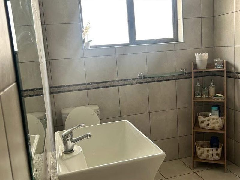 A beautiful 4 Bedroom House for sale in Otjiwarongo, Town. - Photo 8