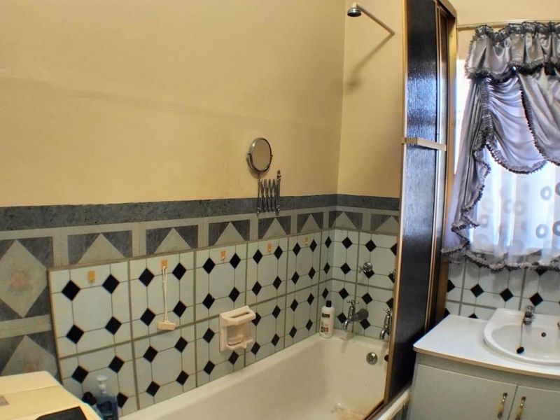 3 Bedroom House with lots of potential (Exclusive Sole Mandate) - Photo 10