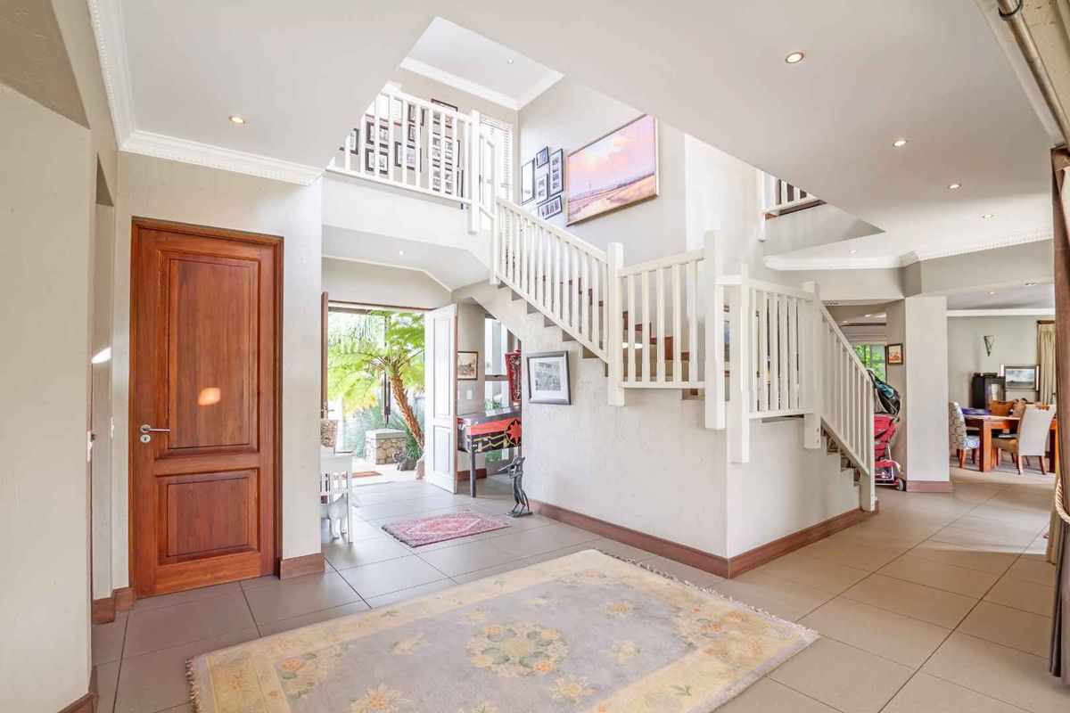 PERFECT HOME FOR THE AVID ENTERTAINER - Photo 3