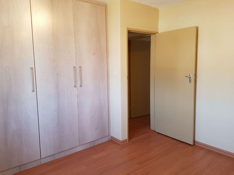 Live in Silverton's Heart: Spacious 2.5 Bed Apartment Awaits! - Photo 6