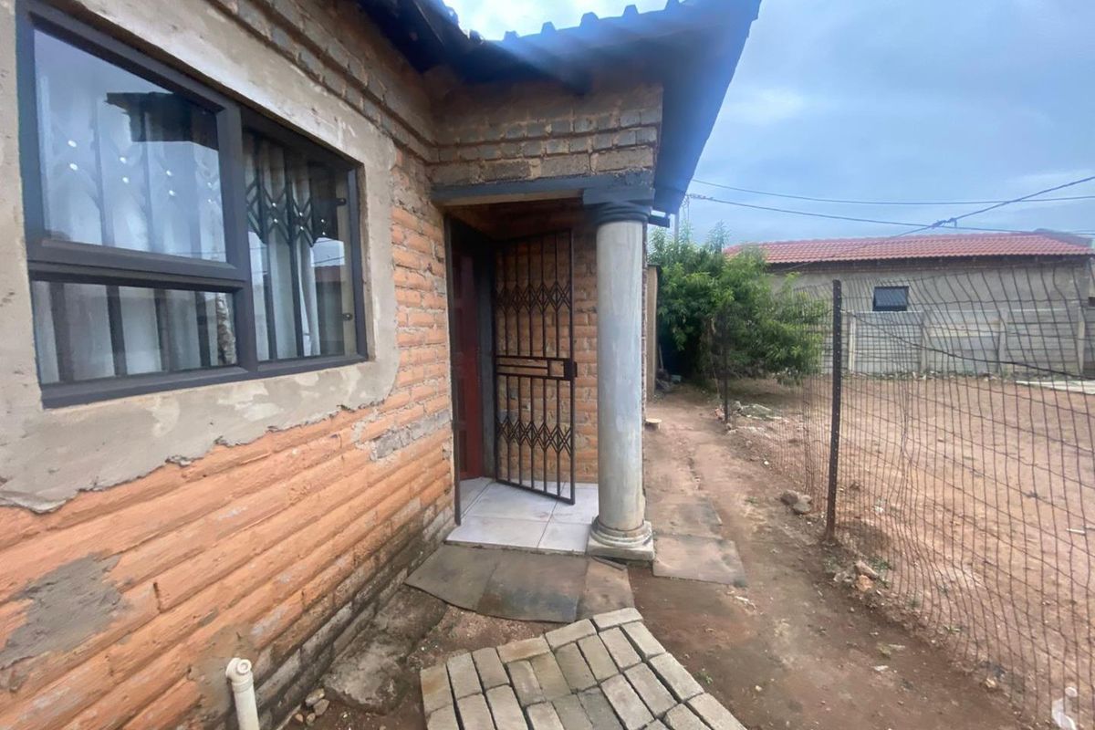 Two bedroom house for sale - Photo 3