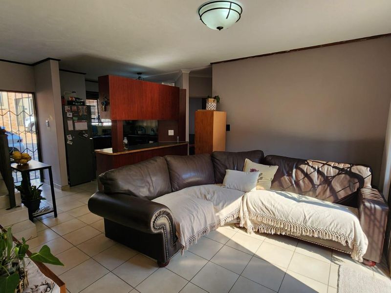 Safe, Stylish & Spacious 3-Bedroom Home available in Cashan! - Photo 10