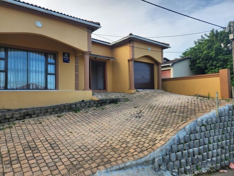 Two-Bedroom Home in Lower Illovo - Comfortable Family Living - Photo 1