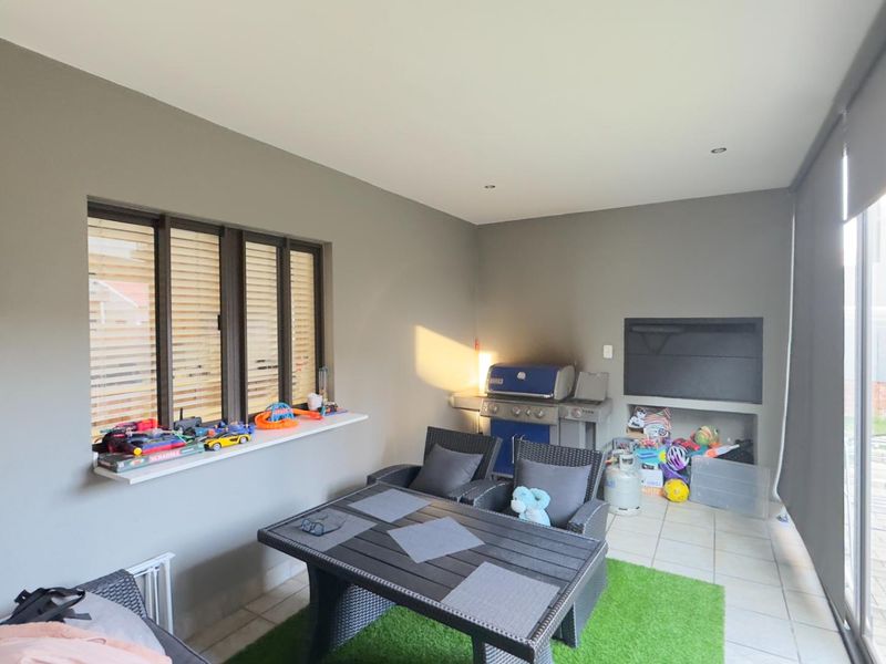 Elevated and Luxurious Living in Wild Olive Estate - Photo 8