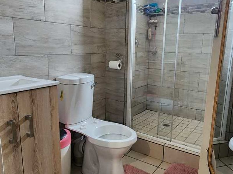 3 Bedroom House For Sale in The Orchardss - Photo 9