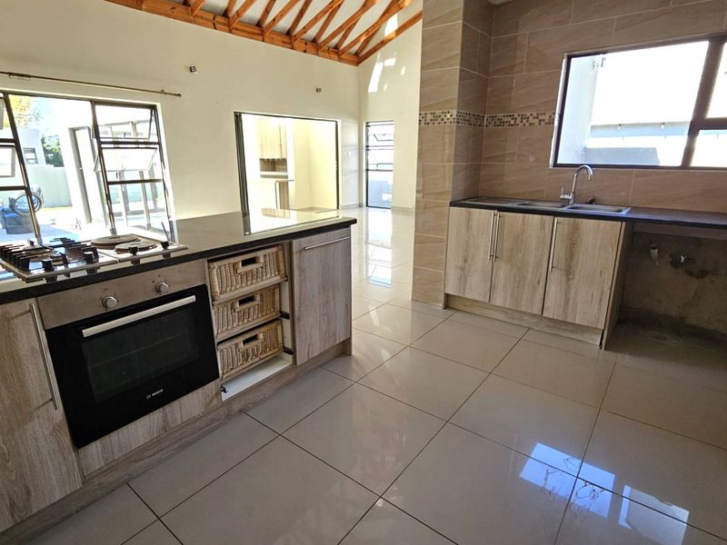 MODERN 3 BEDROOM HOUSE IN LELOKO LIFESTYLE ESTATE - Photo 8