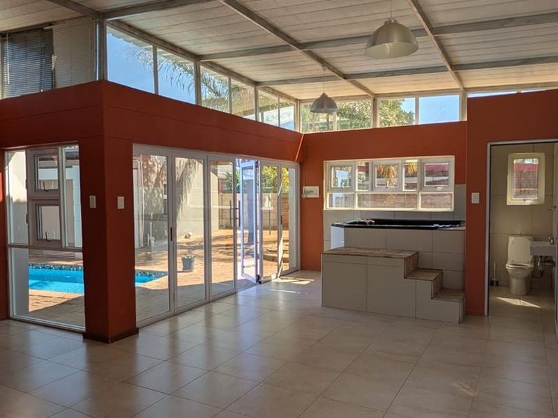 Five Bedroom House For Sale in Academia - Photo 7