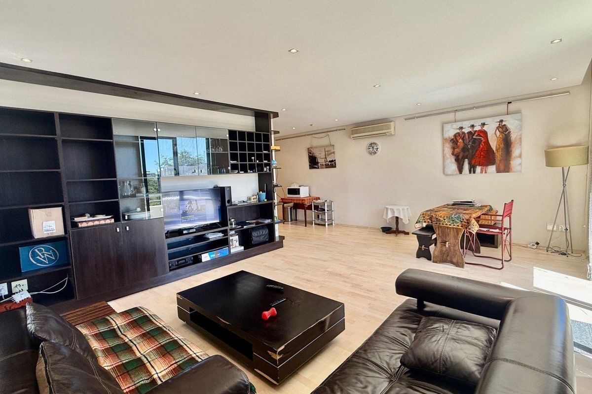 WINDHOEK CENTRAL - VERY NEAT APARTMENT - CC - NS2 300 000 - Photo 5