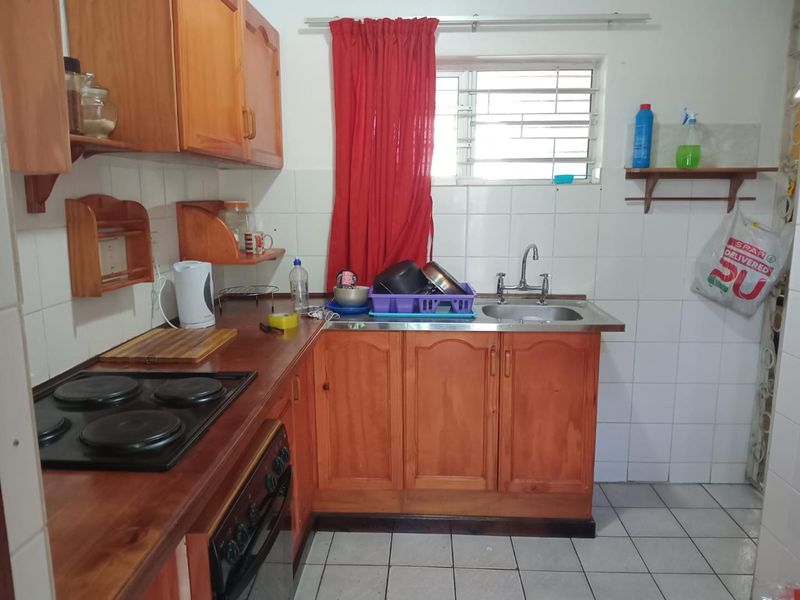 Experience comfortable, modern living in this well-appointed 2-bedroom duplex, designed to offer both convenience and style across a practical layout. - Photo 3