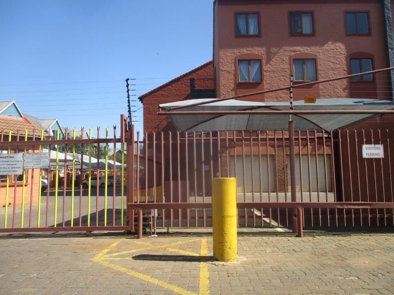 BACHELOR FLAT TO RENT IN RIVIERA - Photo 2