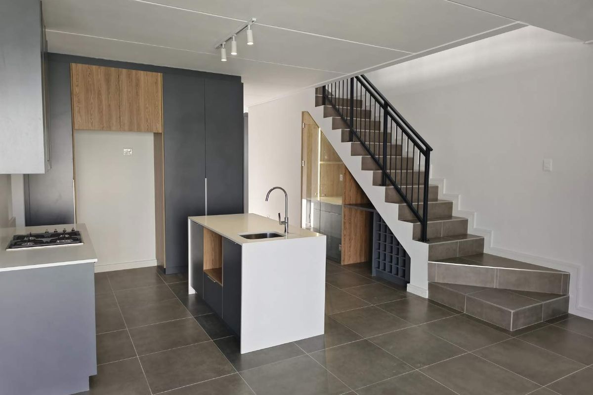 Modern 3-bedroom family home to rent in Le Coste Estate - Photo 3