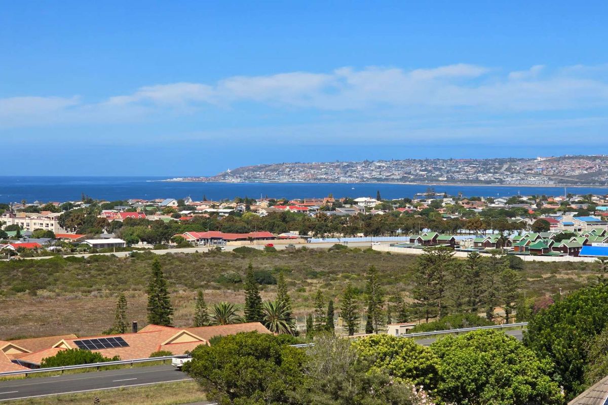 Prime Vacant Land with Panoramic Sea Views in Hartenbos Heuwels - Photo 5