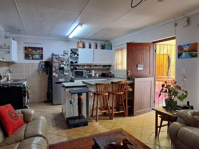 Charming Facebrick Full Title Townhouse in a Popular Complex - Photo 3