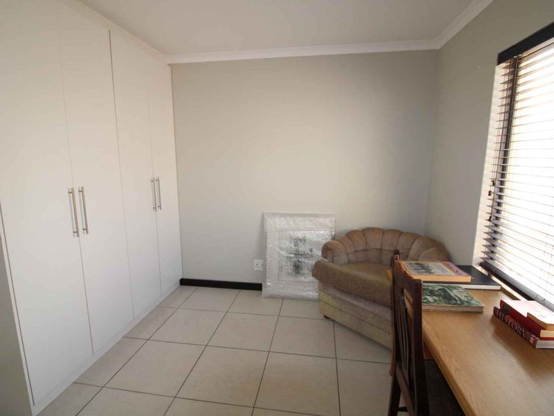Perfect Home for the small family! - Photo 5