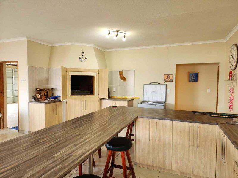 Corner property with a northwestern view. - Photo 10