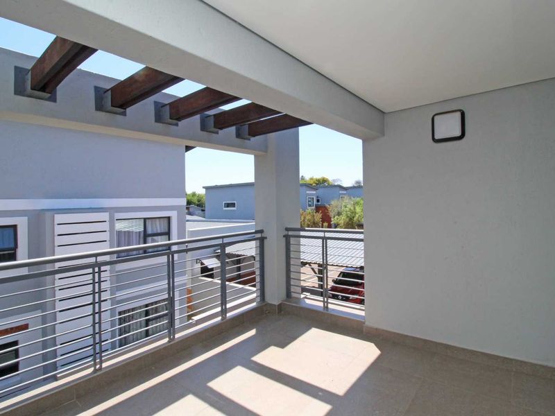 Modern First floor 2 Bedroom apartment for rent - Photo 7