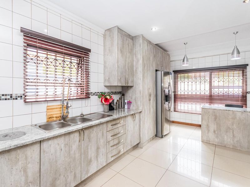 Your contemporary haven awaits - Photo 5