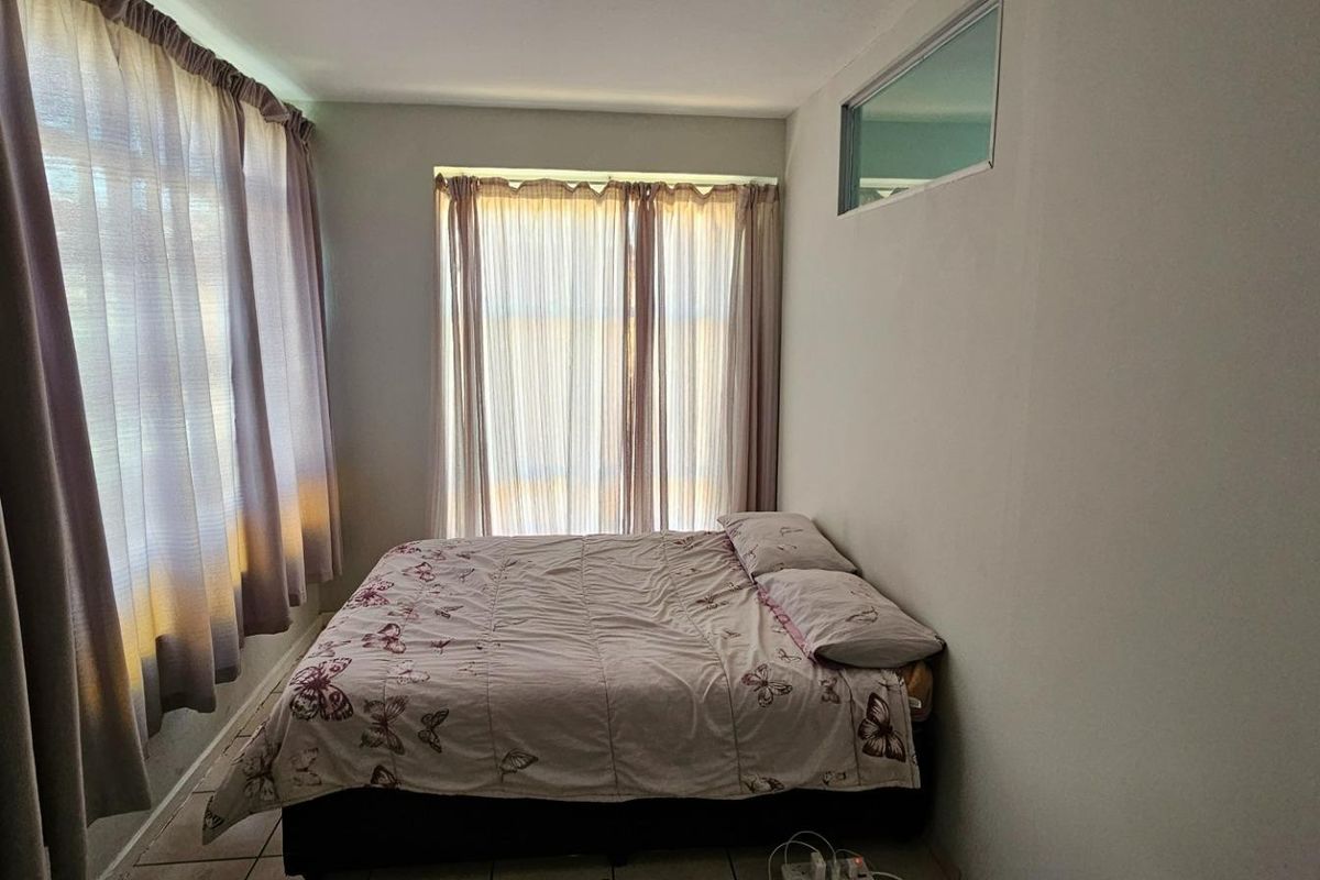 2 Bedroom Flat For Sale - Photo 4