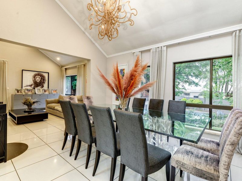 FOR SALE 4 BEDROOM FAMILY HOME - WITH DEVELOPMENT POTENTIAL!!! - Photo 9