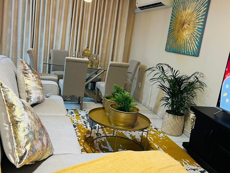 Modern 2-Bedroom Duplex with Air Conditioning, Uncapped WiFi & Included Services - Photo 4
