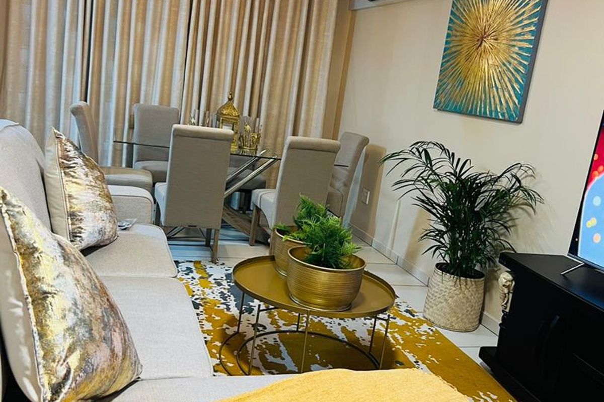 Modern 2-Bedroom Duplex with Air Conditioning, Uncapped WiFi & Included Services - Photo 4