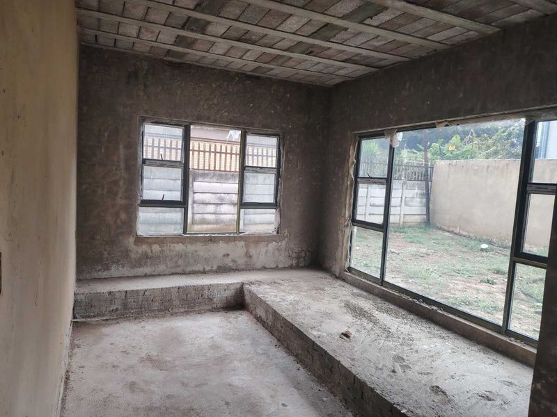 Unpolished Diamond in Lakefield Benoni -6 Bedroom Mansion -Investors and Renovators Dream - Photo 9