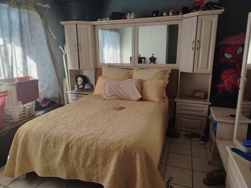 A SPACIOUS APARTMENT - Photo 3