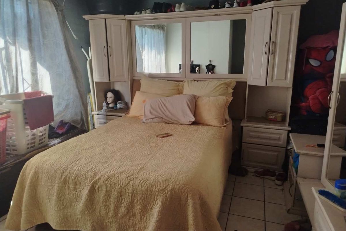 A SPACIOUS APARTMENT - Photo 3