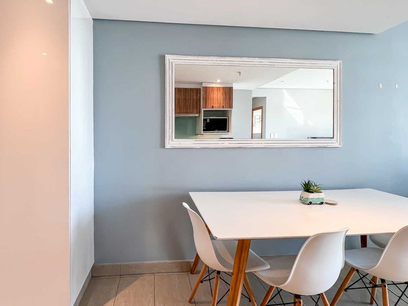 2 BEDROOM | 2 BATHROOM APARTMENT - Photo 5