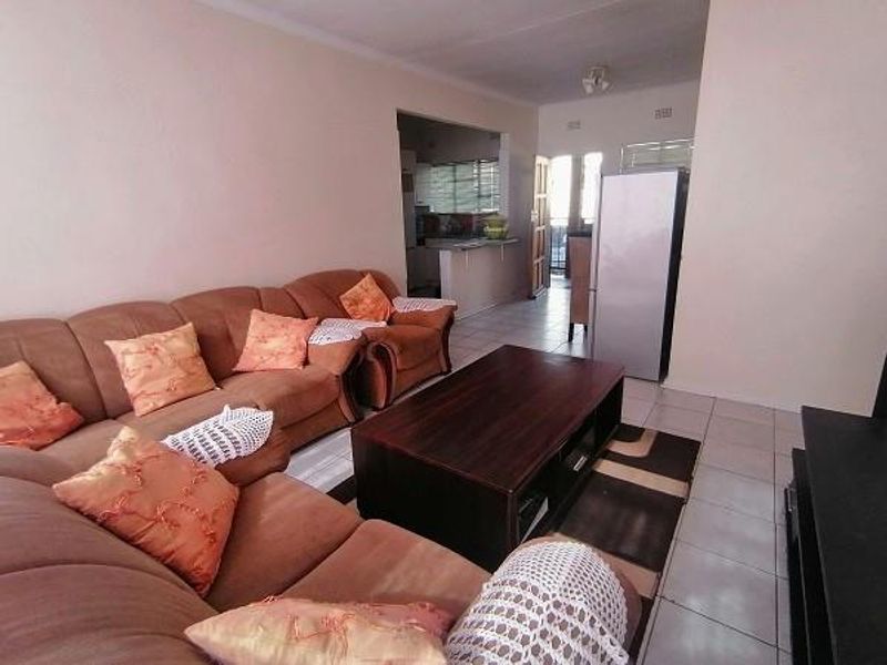 Ideal for first time buyers, young couples and/or a small family. - Photo 6