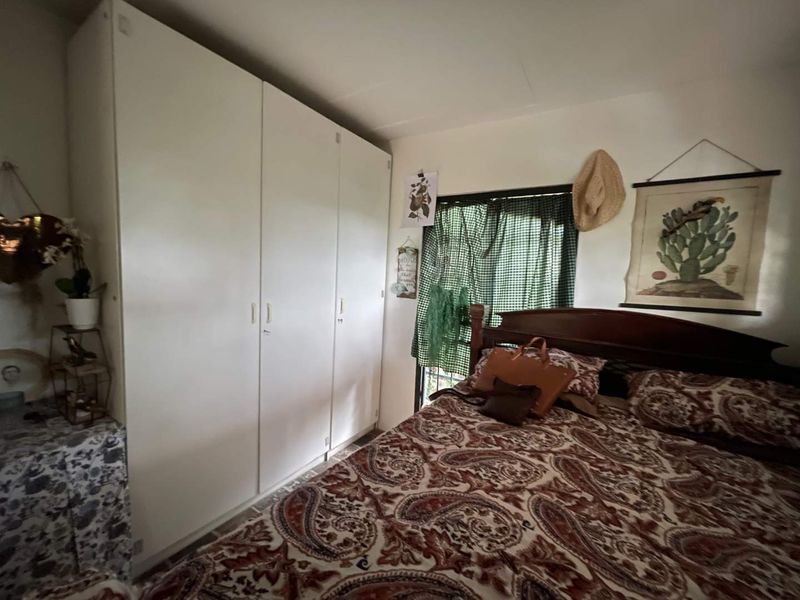 2 Bedroom, 2 Bathroom Cottage including ELECTRICITY, WATER AND SOLAR - Photo 3