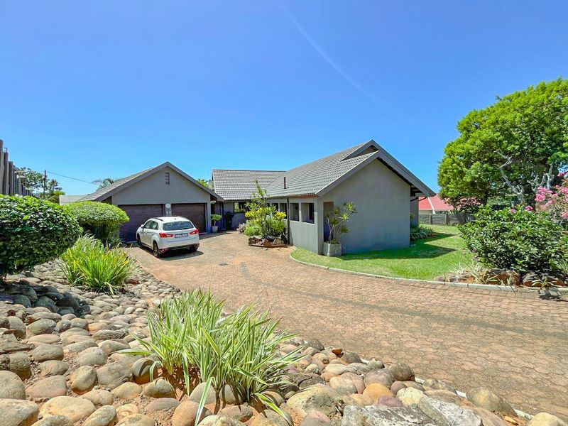 Charming Herrwood Park Home! - Photo 2