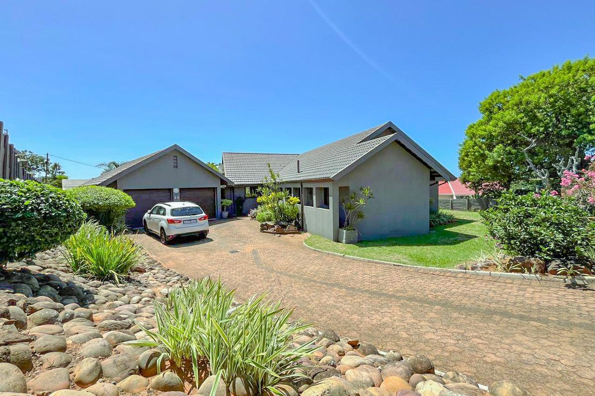 Charming Herrwood Park Home! - Photo 2