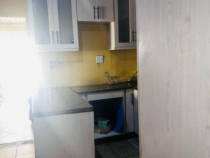 5 Bedroom House for Sale in Madadeni, Section R, KwaZulu-Natal - Photo 7