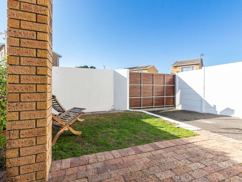 Elegant Double-Storey Living in a Secure, Sought-After Setting - Photo 2