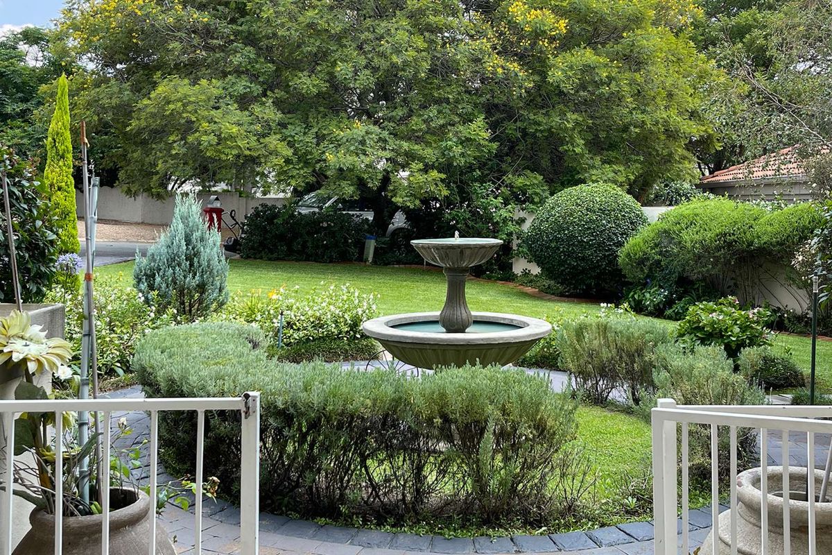 Prestigious Four Bedroom Home in Excellent Estate - Photo 5