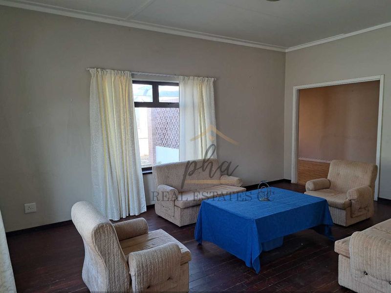 3 bedr home with spacious erf for sale in Walvis Bay selling for N$2.3 mil - Photo 7