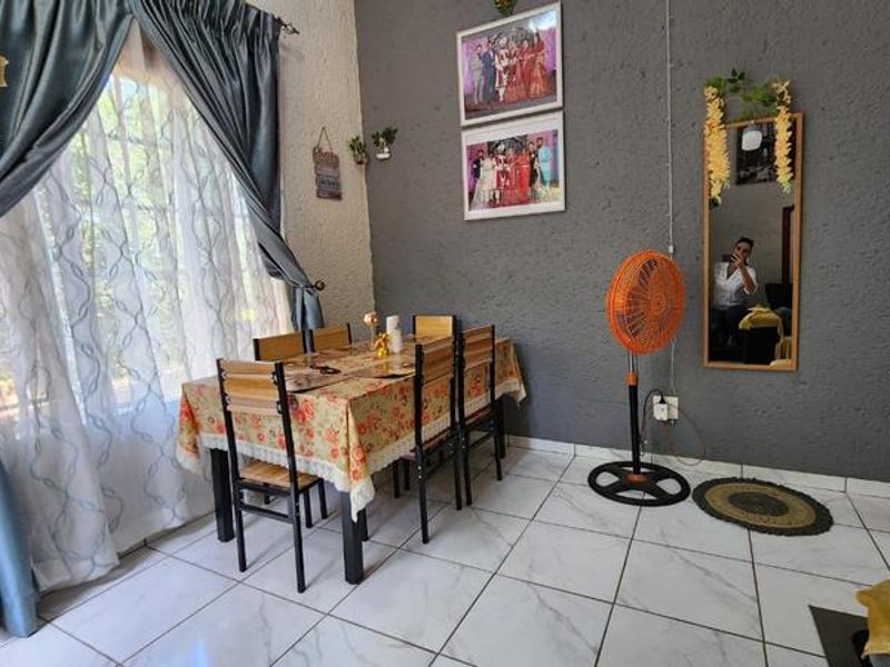 2 Bedroom Townhouse For Sale in Bassonia, Johannesburg - Photo 8
