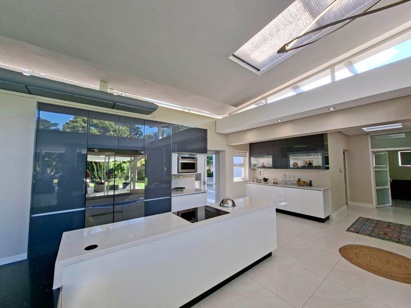 Immaculate and beautifully designed 3 bedroom, 3.5 bathroom home available in Hurlingham. - Photo 2