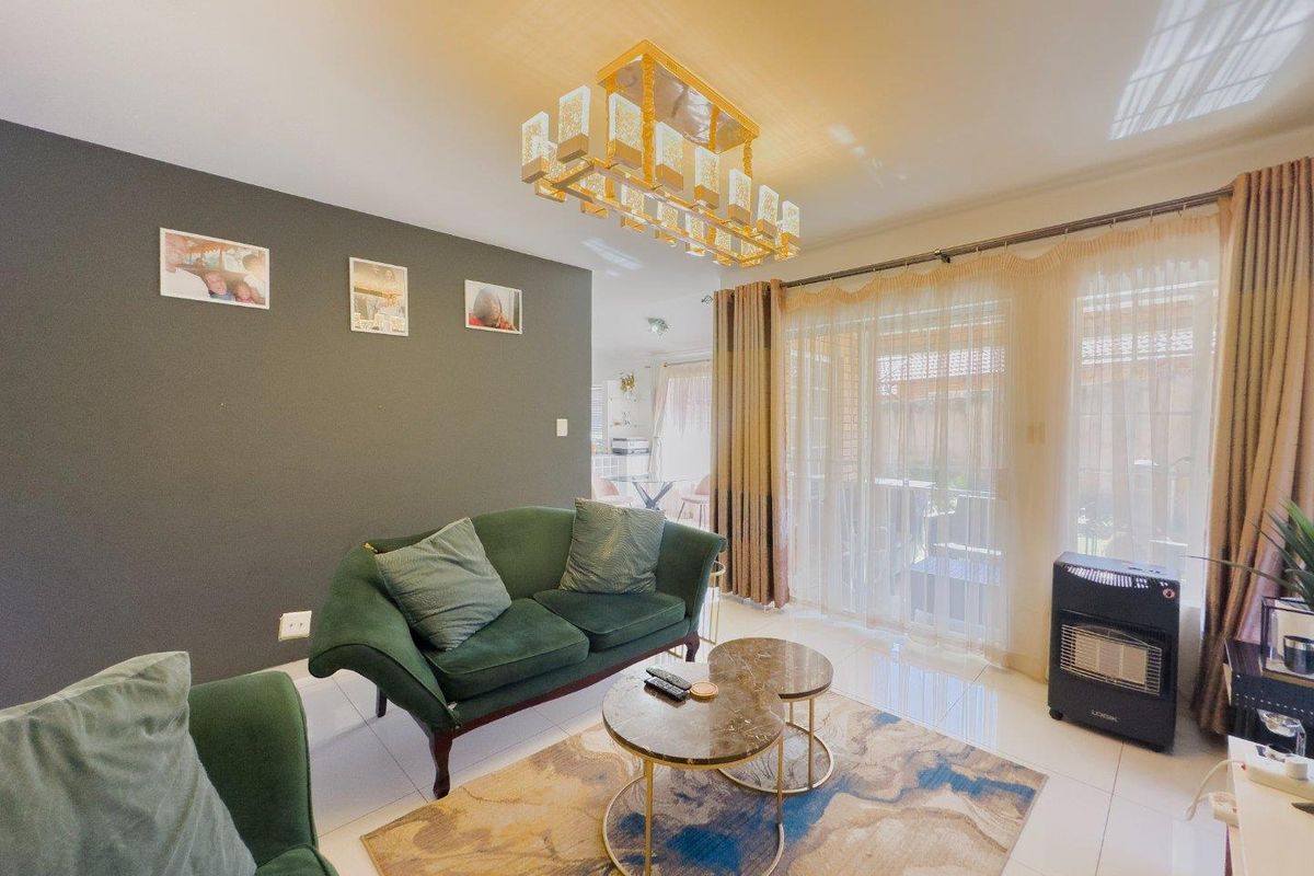 3 Bedroom Duplex with Private Garden - Photo 5