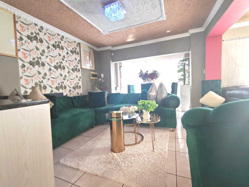 3 Bedroom House to Rent in Cosmo City - Photo 10